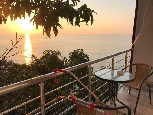 Hostal Albatross Kvariati Guest House