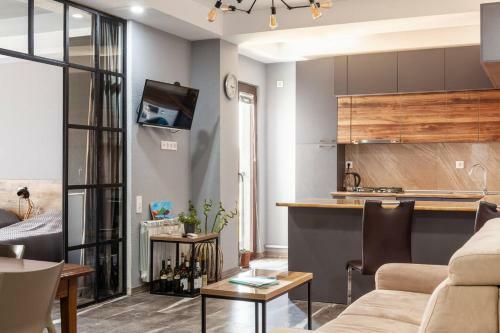 Veli Group Apartment In Old City