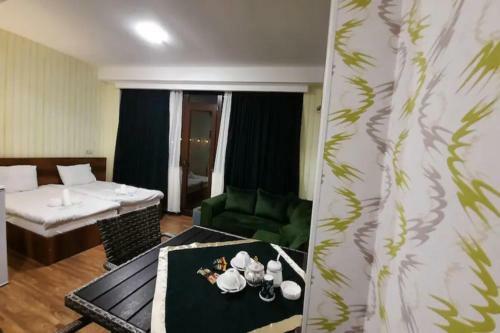 Hostal Hotel Goldenera