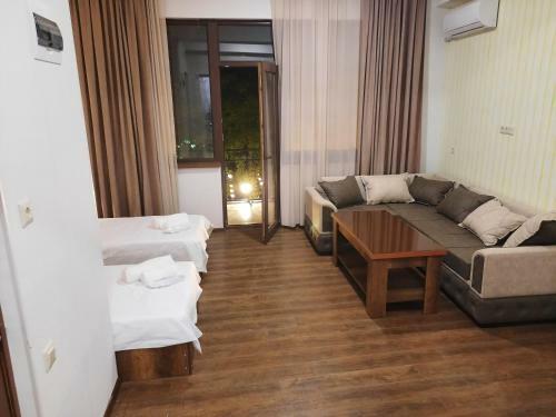 Hostal Hotel Goldenera