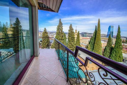 The Views Apartment