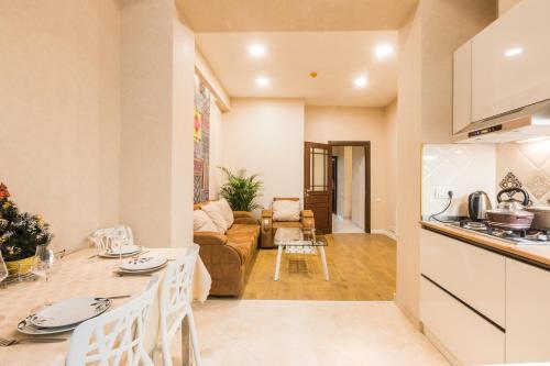Sweet Home Apartment Vip 1