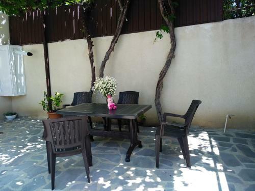 Old City Lg Apartment