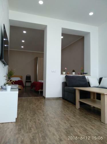 Old City Lg Apartment