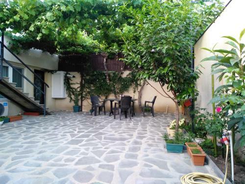 Old City Lg Apartment