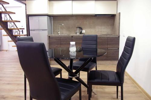Apartment On Tabidze