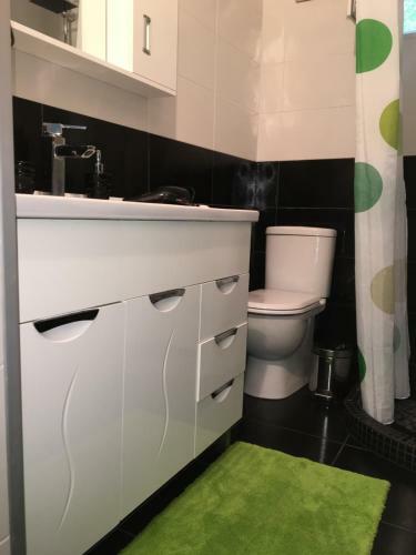Apartamento Newly Renovated House