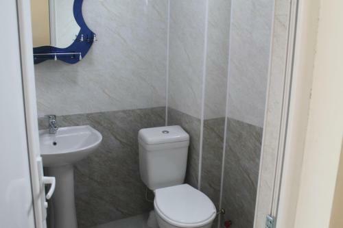 Hostal Rudi Guest House