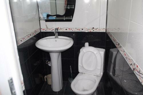 Hostal Rudi Guest House