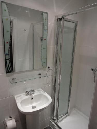 Bed & Breakfast Rotana Hotel