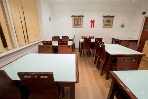 Bed & Breakfast Rotana Hotel
