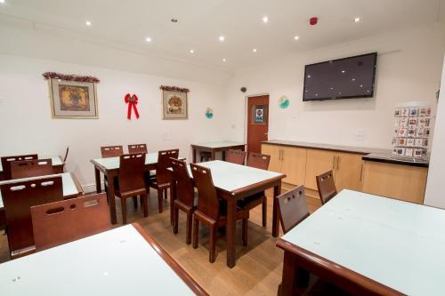 Bed & Breakfast Rotana Hotel