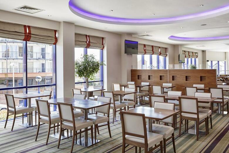 Hotel Holiday Inn Express London - Newbury Park