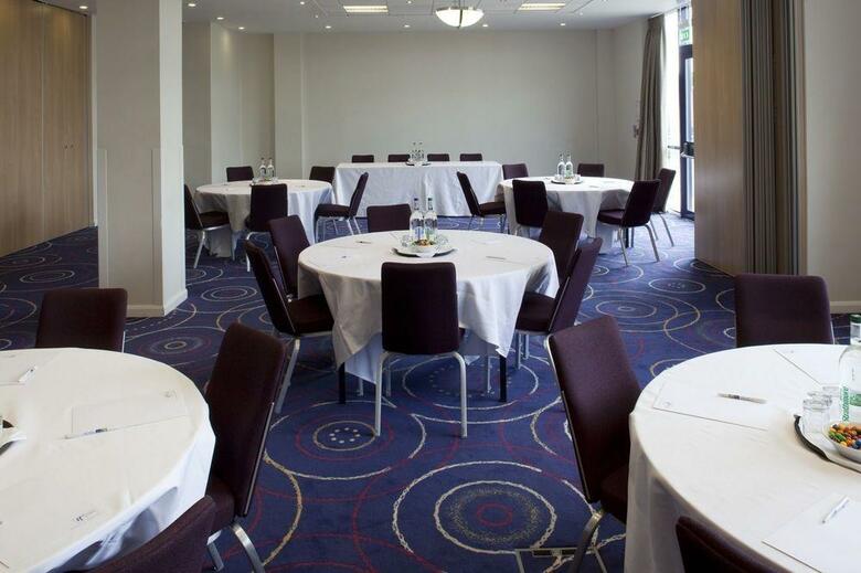 Hotel Holiday Inn Express London - Newbury Park