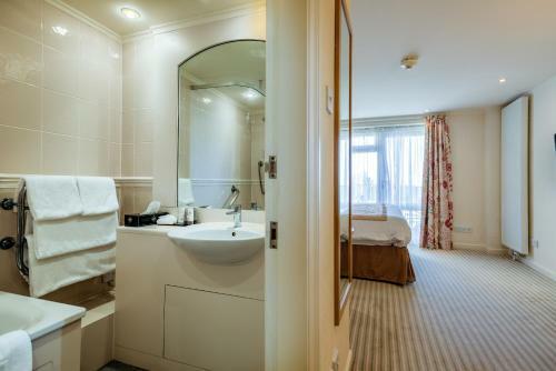 Langstone Cliff Hotel