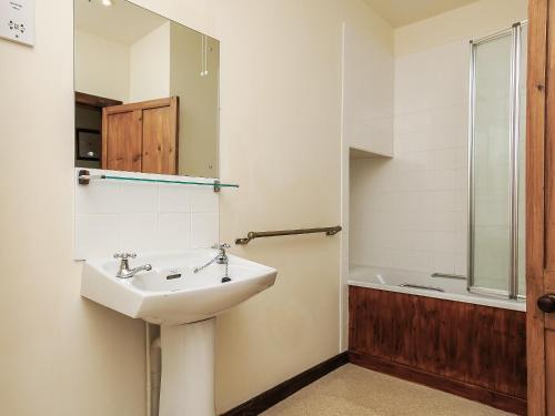 South Court Apt