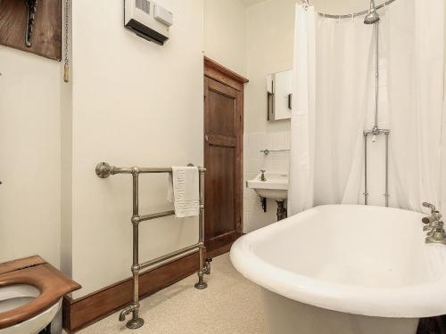 South Court Apt