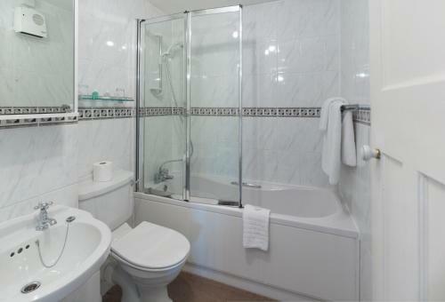 Burleigh Court Hotel