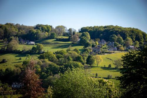 Burleigh Court Hotel