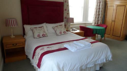 Hostal Charles House