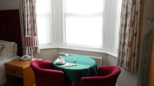 Hostal Charles House