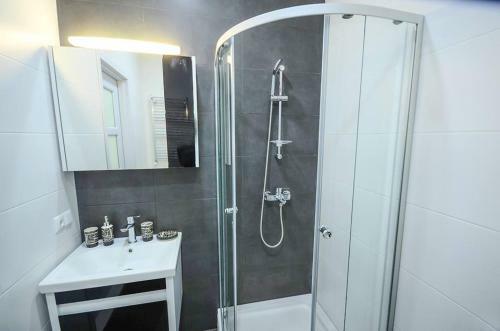 Apartamento Pirosmani Street 18a