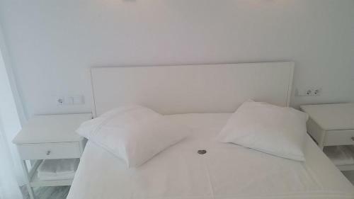 Sea-view Beluga & Dolphin Luxury Hotel Apartments