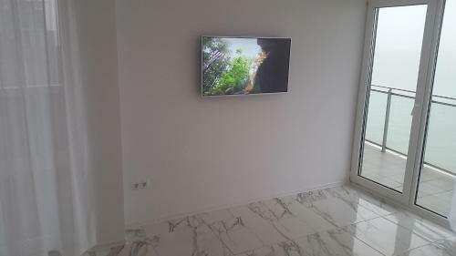 Sea-view Beluga & Dolphin Luxury Hotel Apartments