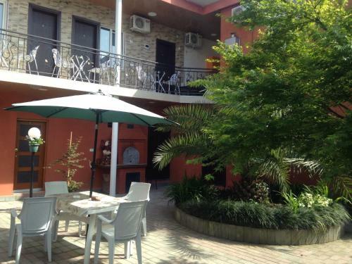 Hostal Nikas Guest House