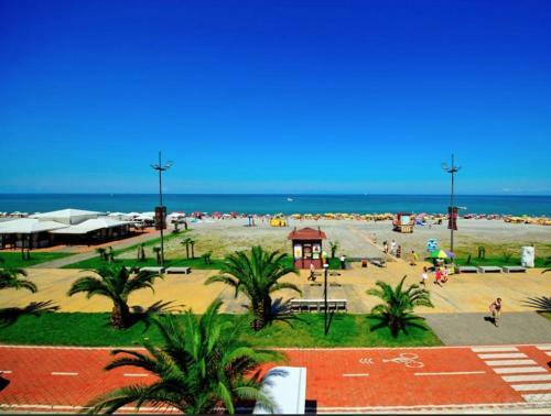 Sunny Apartment In Orbi Plaza With Sea View