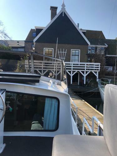 Boot & Breakfast - Slapen Op Het Water