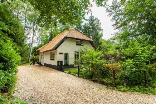 Beautiful And Charming Farmhouse In The Veluwe