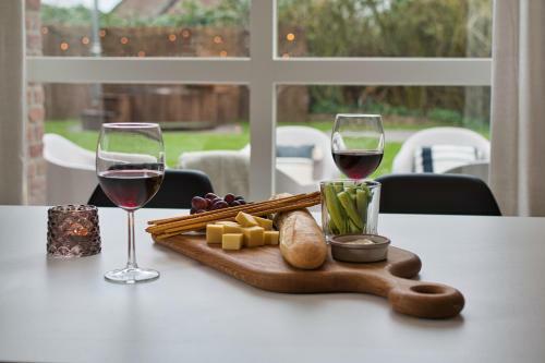 The Green Hills Wellness Met Hottub & Sauna