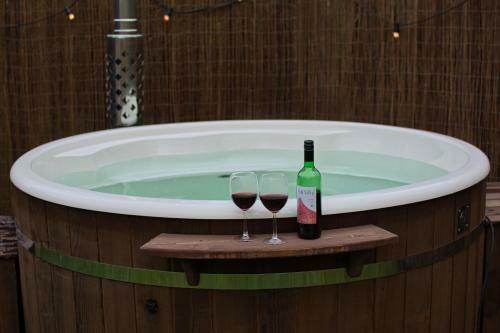 The Green Hills Wellness Met Hottub & Sauna