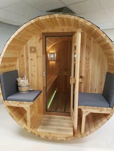 The Green Hills Wellness Met Hottub & Sauna