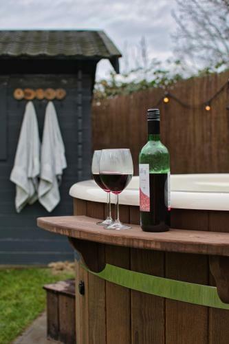 The Green Hills Wellness Met Hottub & Sauna