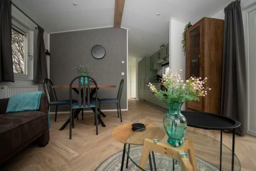Chalets Op Minicamping Dorpszicht