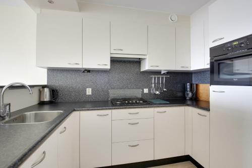 Apartamento de Trintel Op 1e Verdieping Met Ruim Terras En Zeezicht