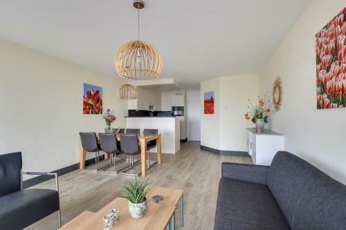 Apartamento de Trintel Op 1e Verdieping Met Ruim Terras En Zeezicht