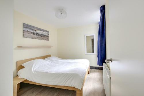 Apartamento de Trintel Op 1e Verdieping Met Ruim Terras En Zeezicht