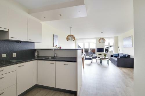 Apartamento de Trintel Op 1e Verdieping Met Ruim Terras En Zeezicht