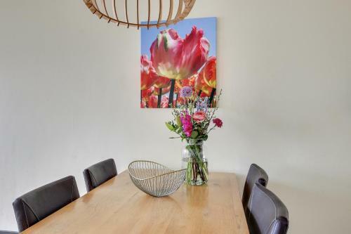 Apartamento de Trintel Op 1e Verdieping Met Ruim Terras En Zeezicht