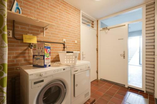 Apartamento de Trintel Op 1e Verdieping Met Ruim Terras En Zeezicht