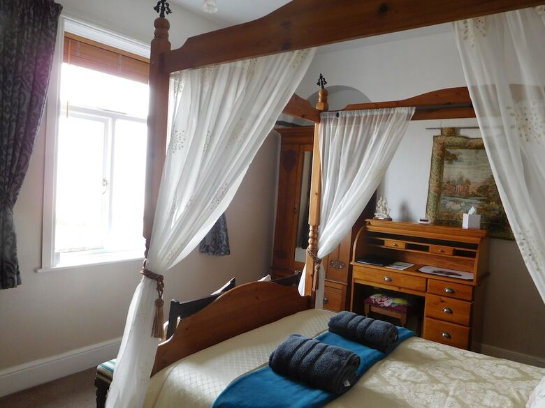 Hostal Somerton Guest House