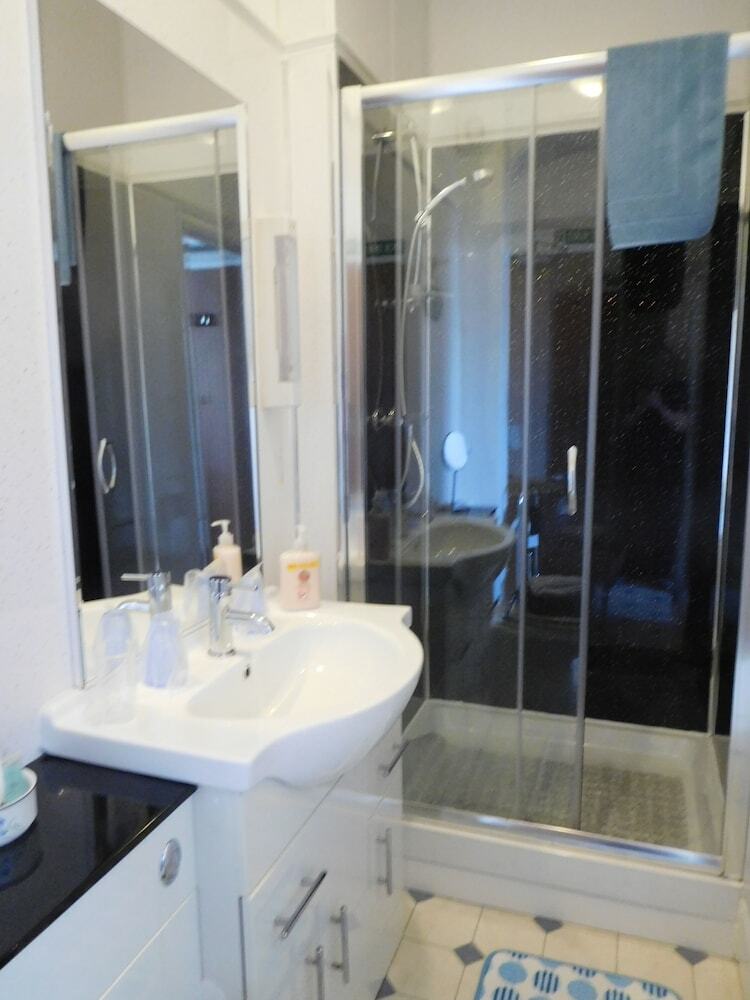 Hostal Somerton Guest House