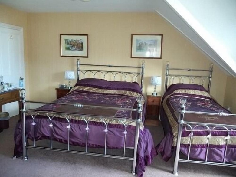 Hostal Britten House