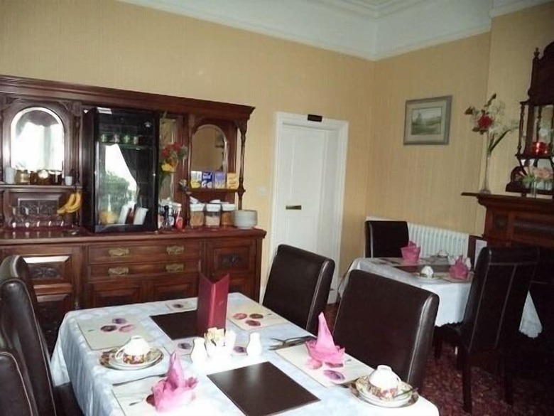 Hostal Britten House