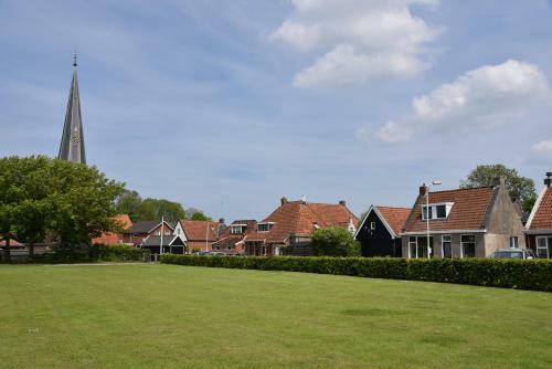 Sfeervol Vakantiehuis In Holwerd