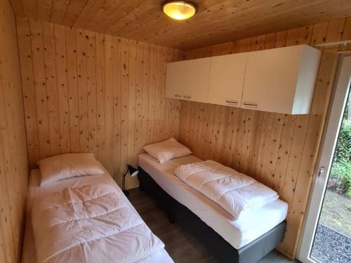 Cozy Chalet With Nice Garden Near A Nature Reserve