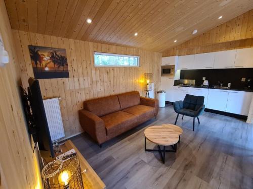 Cozy Chalet With Nice Garden Near A Nature Reserve